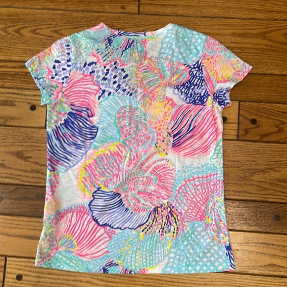 Multicolored Lily Pulitzer V-neck, Large - Picture 3 of 3